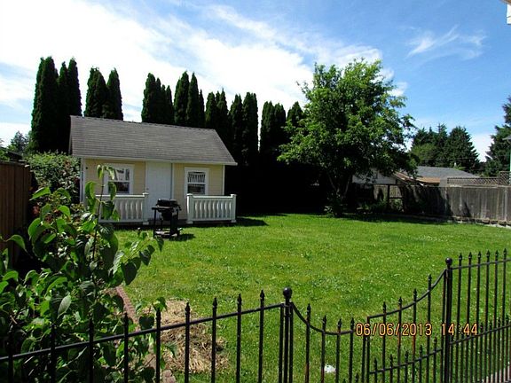 4th image of 3309 Olympic St SE