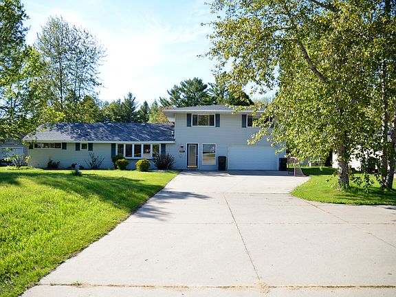 2nd image of 3210 Lake Shore Dr