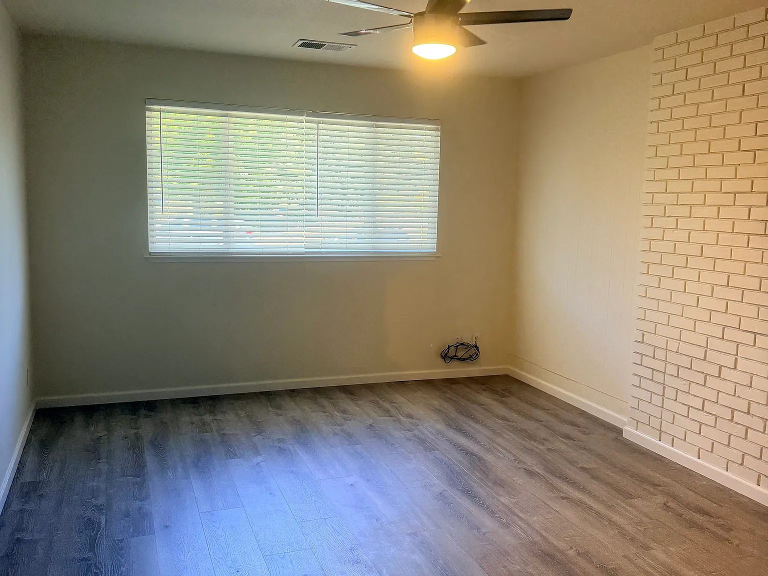 932 Kennedy Dr — Photo 4