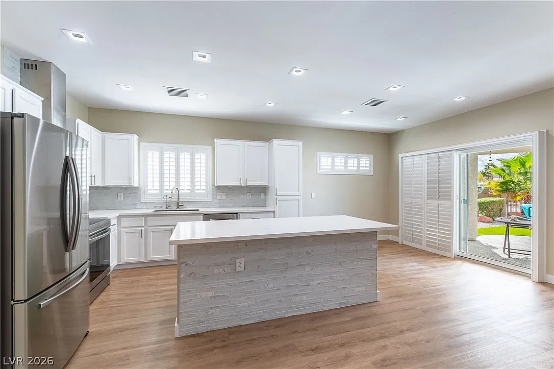 2 bed, 2.0 bath, 1524 sqft, $2,495 — Photo 3