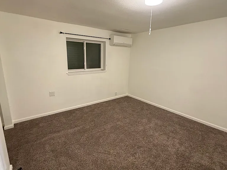 780 Excalibur St — Photo 38