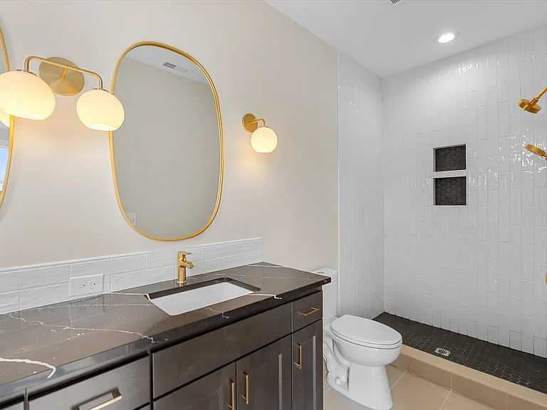 349 SE Walnut St — Photo 22
