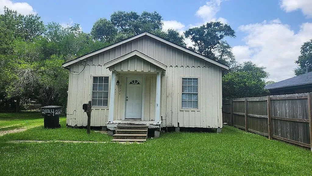 2 bed, 720 sqft, $1,295 — Photo 1
