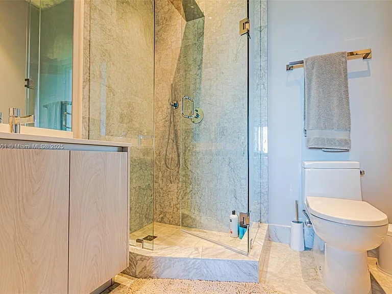 480 NE 31st St #Penthouse 5002 — Photo 10