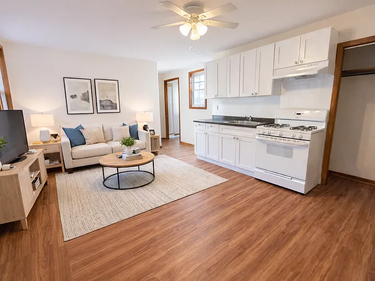 102 Union St #1B — Photo 1