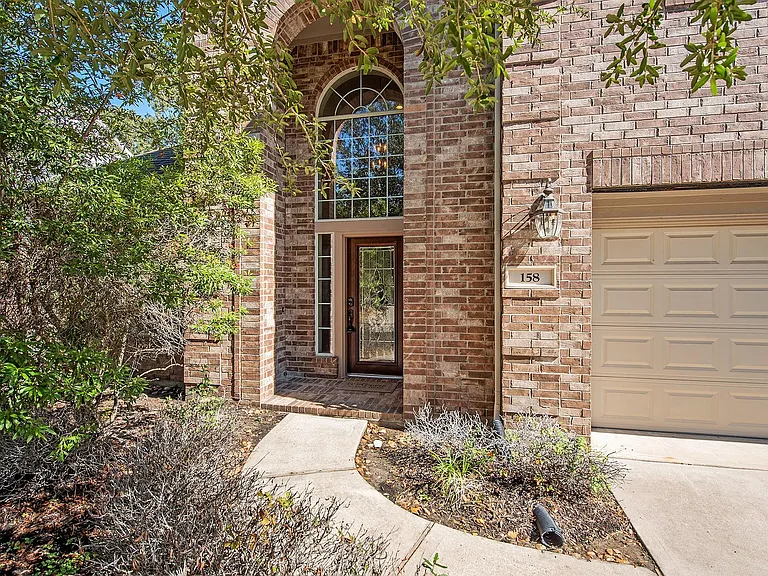 158 Rocky Point Dr — Photo 2