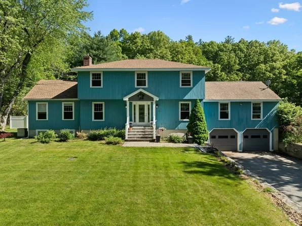 30 Pompositticutt St, Stow, MA 01775