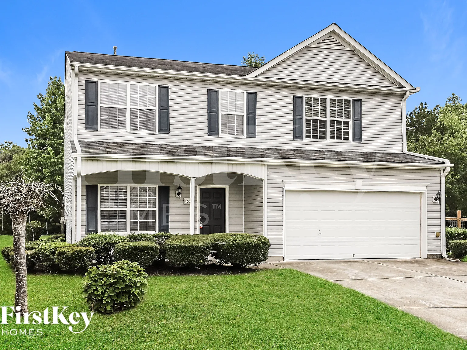 5 bed, 2.5 bath, 2690 sqft, $2,055 — Photo 2