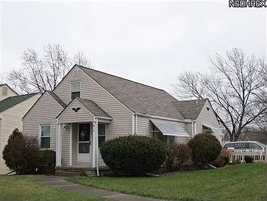 1300 Milford St NE photo 1