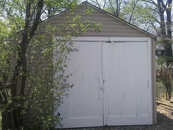 2nd image of 6726 Glades Ave