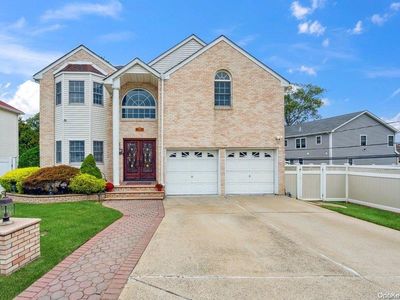 105 Paolo Court, Plainview, NY, 11803