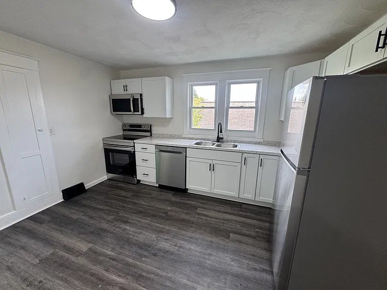 36 Zoa Ave #2 — Photo 3