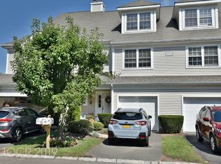 15 Underhill Dr, Pomona, NY 10970