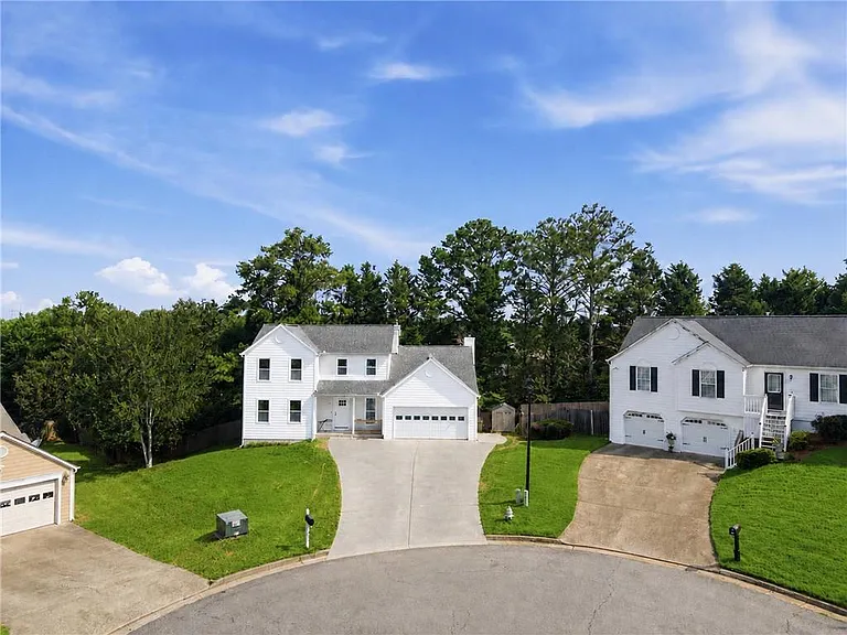 230 Pinebridge Ct — Photo 1