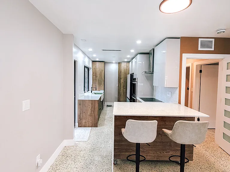 425 NE 103rd St — Photo 65