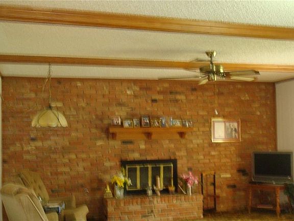 5th image of 242 Royal Dr