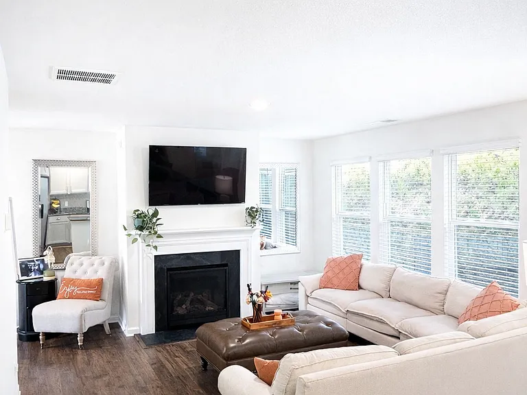 3308 Harmony Ct NE — Photo 4