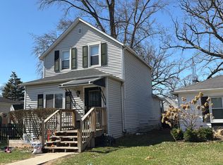 808 Singer Ave, Lemont, IL 60439