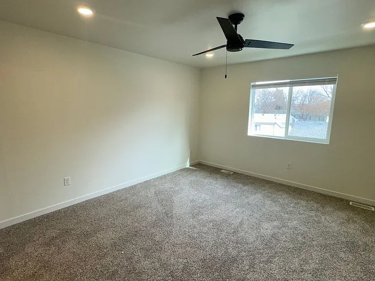 845 Golden Bear Ln — Photo 10