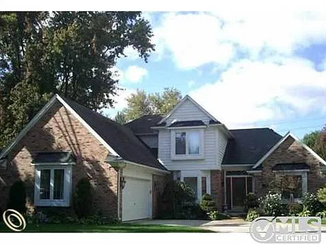 38655 Pineridge St photo 1