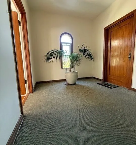 747 S Mansfield Ave #4 — Photo 4