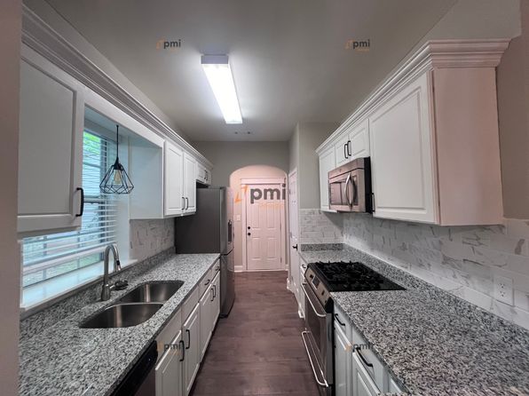 529 N Fairfield Dr, Peachtree City, GA 30269
