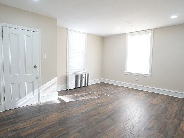 748 W Lincoln Hwy — Photo 4