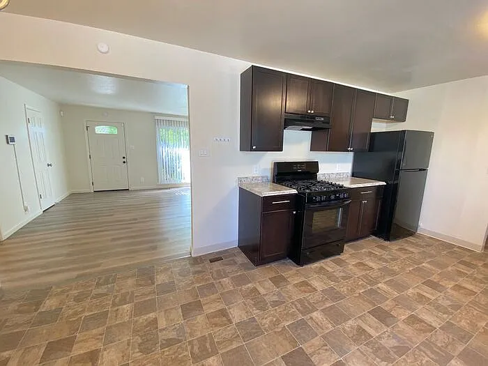 1100 Sutro St — Photo 13