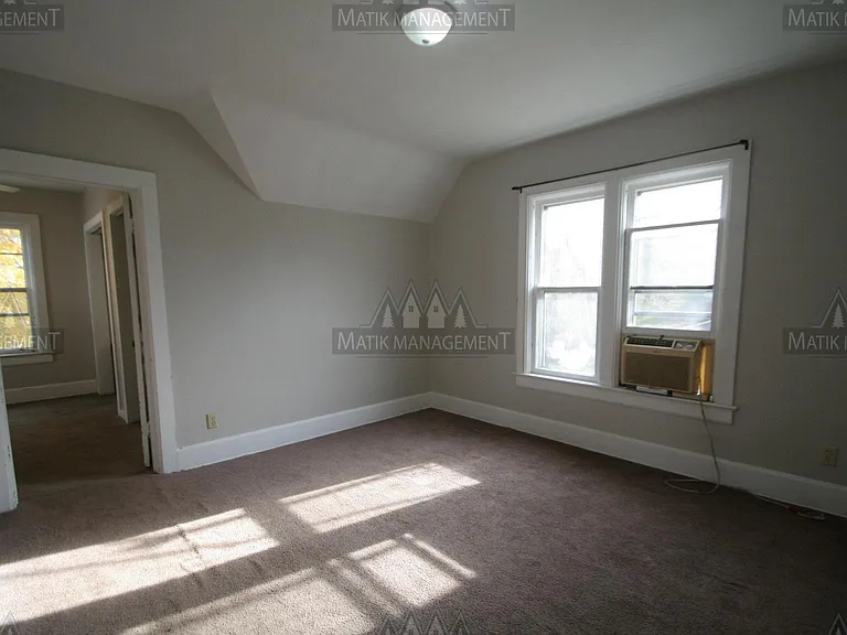1134 Central Ave #1/2 — Photo 6