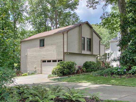 2nd image of 3984 Millwood Ln