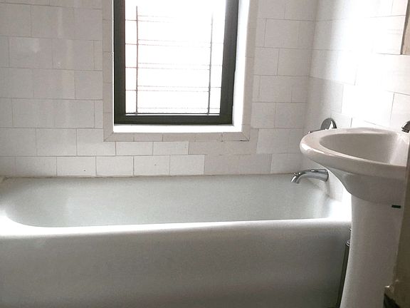 2nd image of 724 E 27th St APT 2H