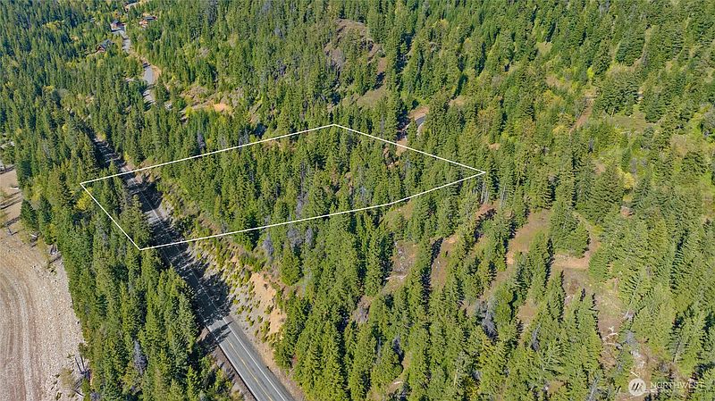 3rd image of 7 Newport Creek Loop