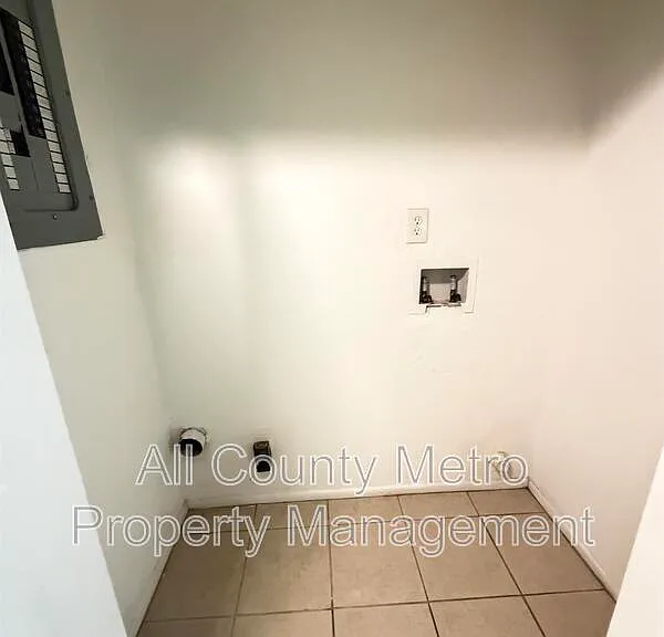 2539 Ridgewood Ave — Photo 16