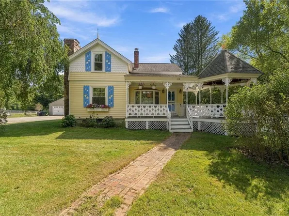413 Harkney Hill Rd, Coventry, RI 02816