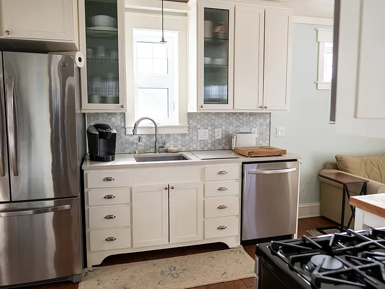 2737 Malletts Bay Ave #B — Photo 3