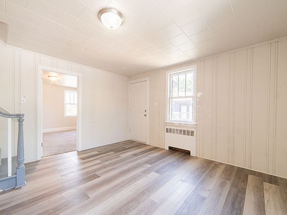 3rd image of 105 Atlantic St