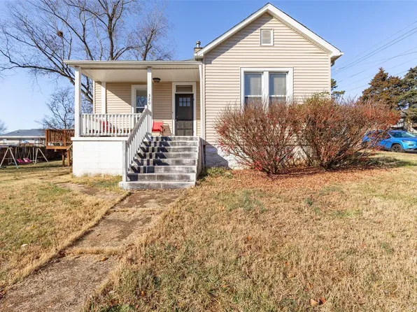 320 N 7th St, De Soto, MO 63020