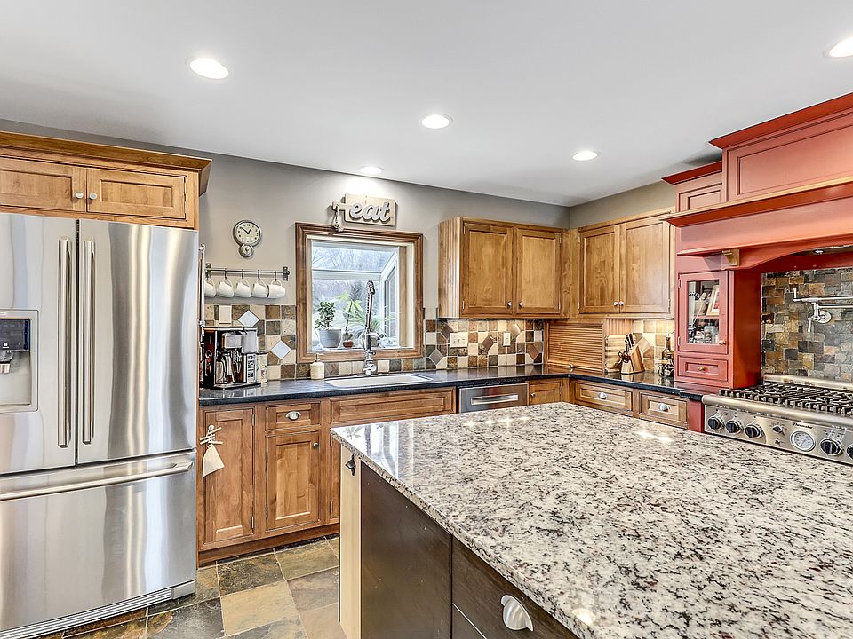 1st image of 1412 Valley View Ct