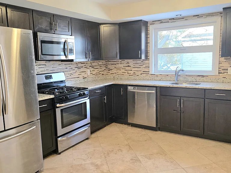75 Gibson Ave #2 — Photo 6
