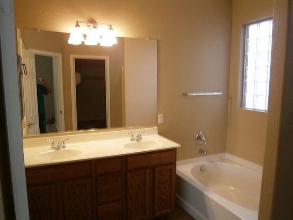 5th image of 43685 W Caven Dr