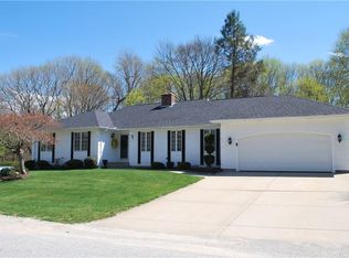 8 Maplewood Orchard Dr, Smithfield, RI 02828