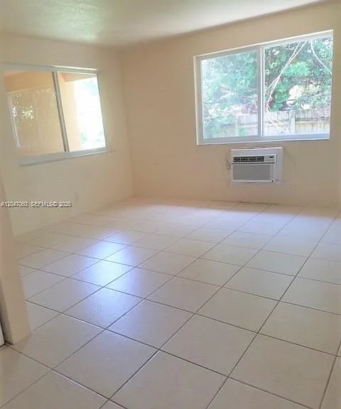 2230 Madison St #14 — Photo 7