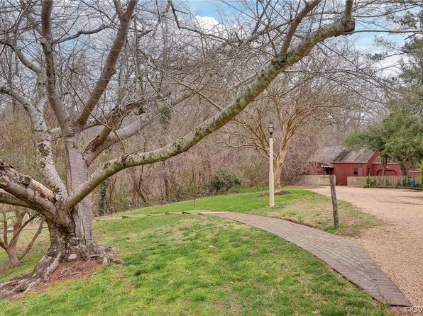 300 Bucktrout Ln, Williamsburg, VA 23185