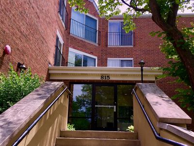 815 Leicester Rd APT 220, Elk Grove Village, IL, 60007