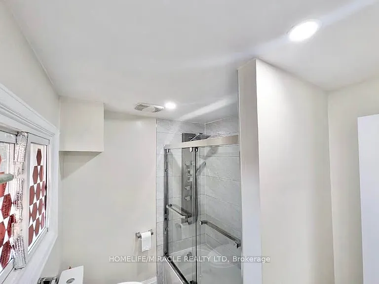 68 Briargate Dr — Photo 13