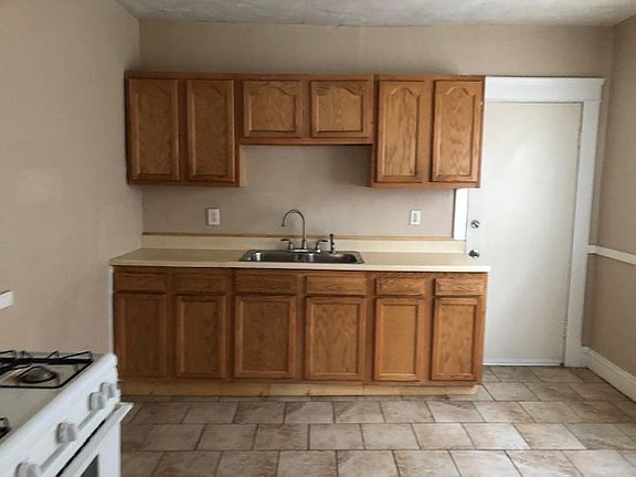 2nd image of 3354 E 132nd St #1