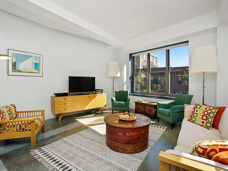 1166 Washington St #303 — Photo 4