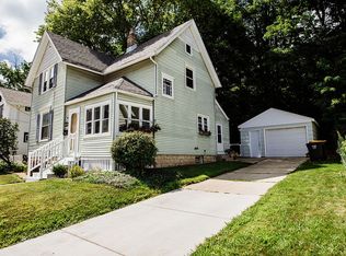 7434 Blanchard St, Wauwatosa, WI 53213