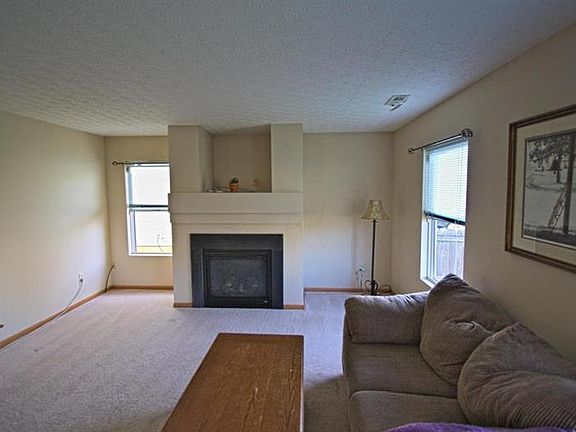 4th image of 4692 Kenross Dr