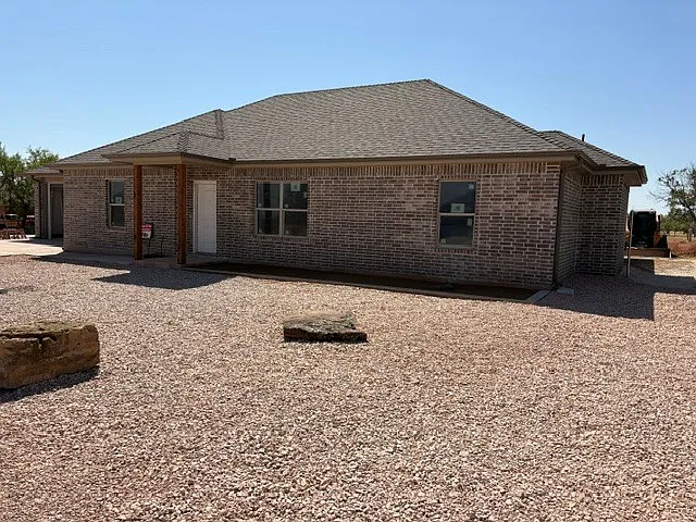 4 bed, 1850 sqft, $3,200 — Photo 4